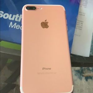 IPhone7 plus like new, color rose gold 32 MB